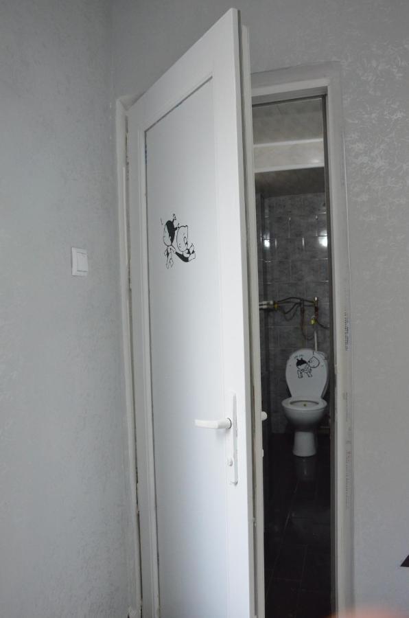 Hostel California Batumi Luaran gambar