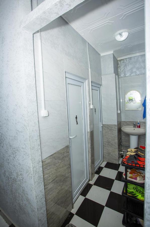 Hostel California Batumi Luaran gambar