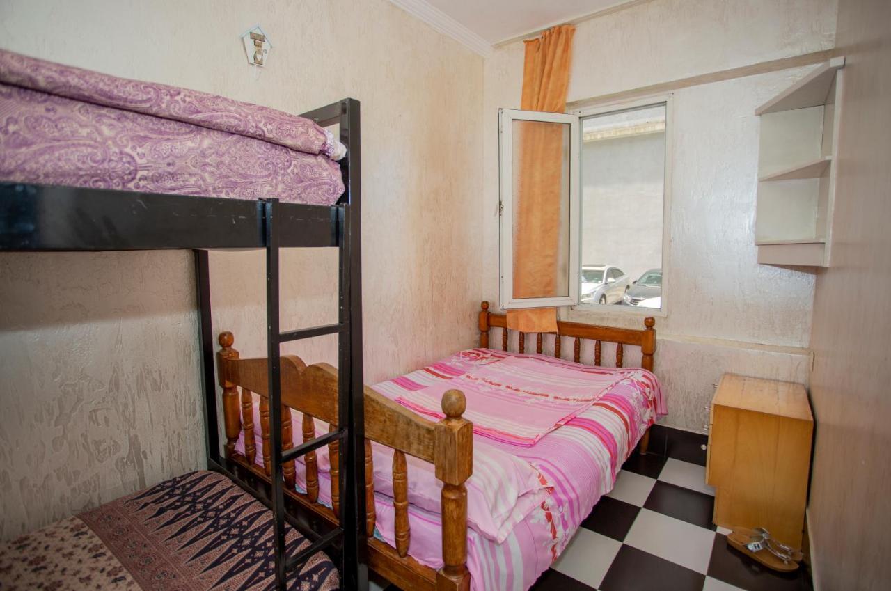 Hostel California Batumi Luaran gambar