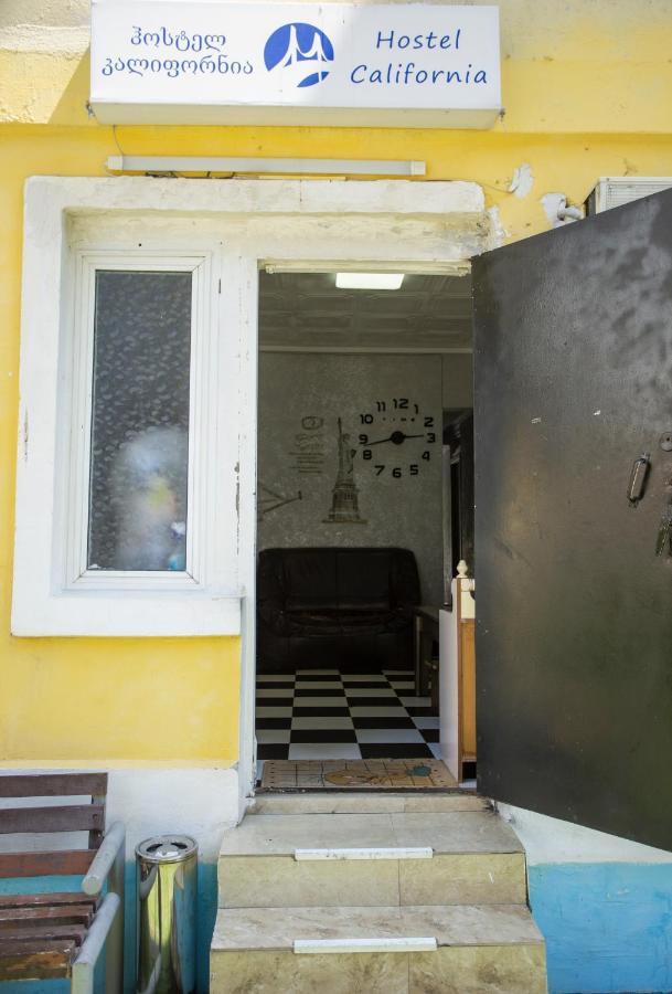 Hostel California Batumi Luaran gambar