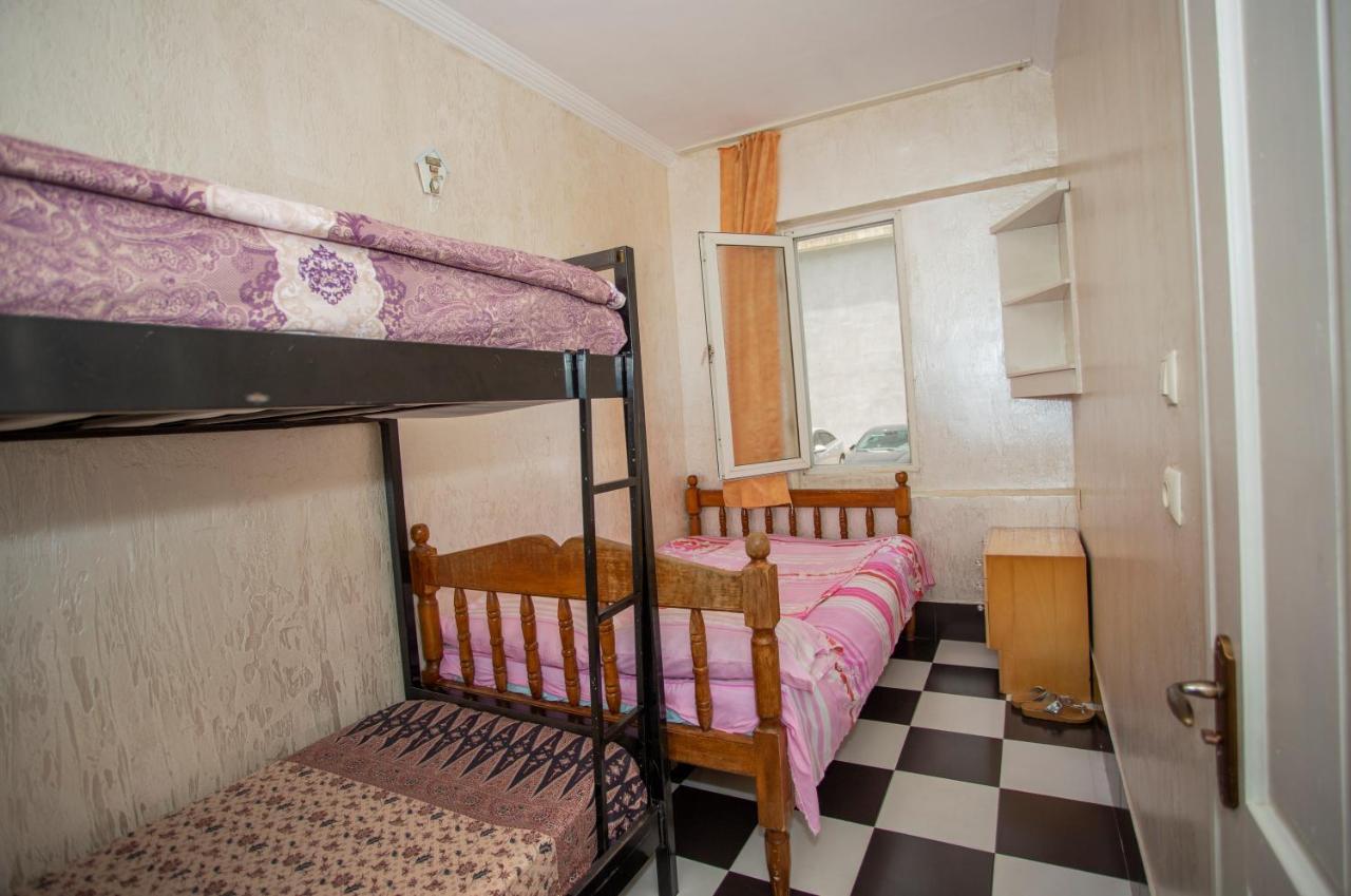 Hostel California Batumi Luaran gambar
